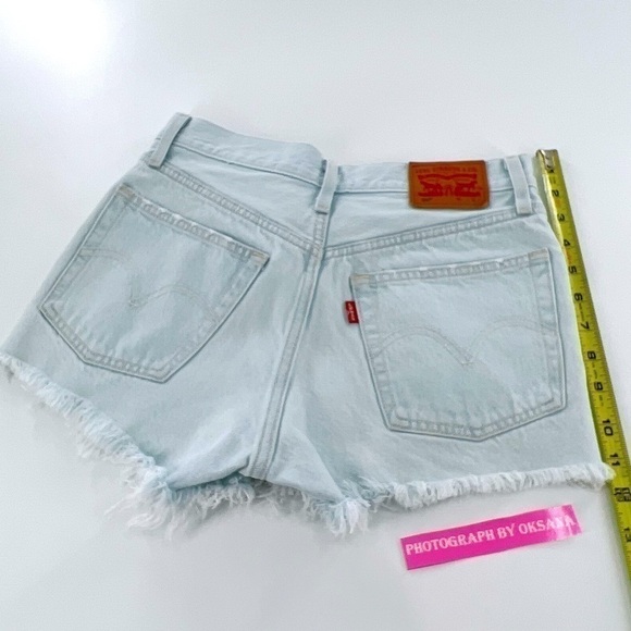 Levi’s 501 Short Light Blue Distressed Cutoffs Button Fly Size W 25 - Picture 4 of 11